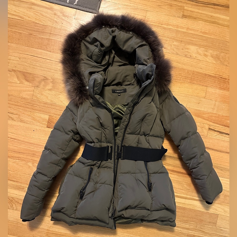 XS EGOIST green puffy coat, removable fur and black belt